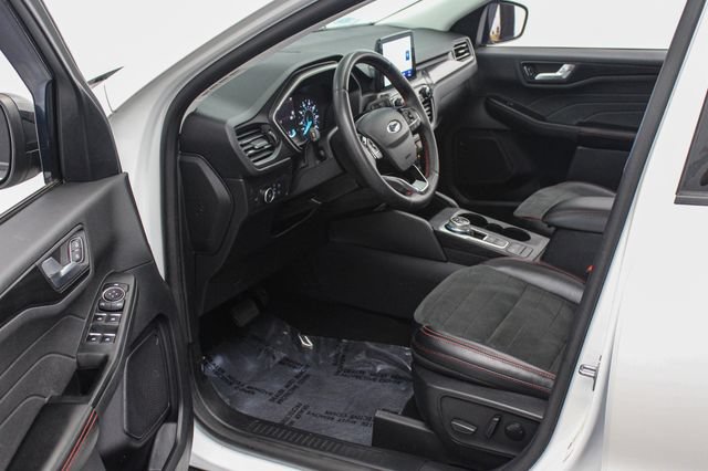 Certified 2022 Ford Escape SEL w/ SEL Stealth AWD Package image 18