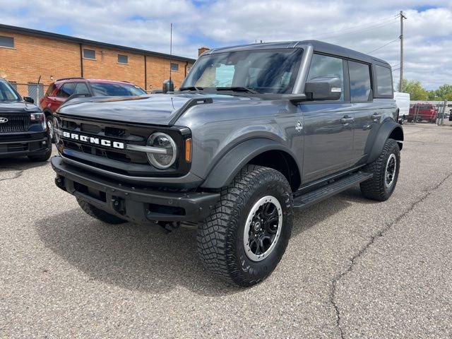 Certified 2022 Ford Bronco Outer Banks w/ Sasquatch Package AWD/4WD image 25