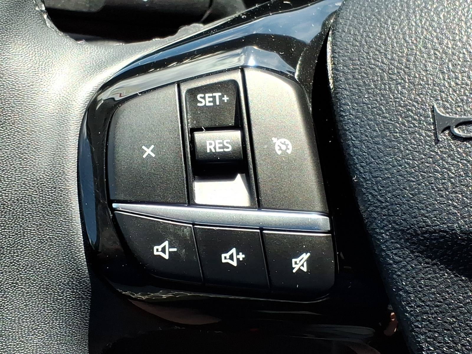 Certified 2022 Ford Escape SE w/ SE Sport Appearance Package AWD/4WD image 24
