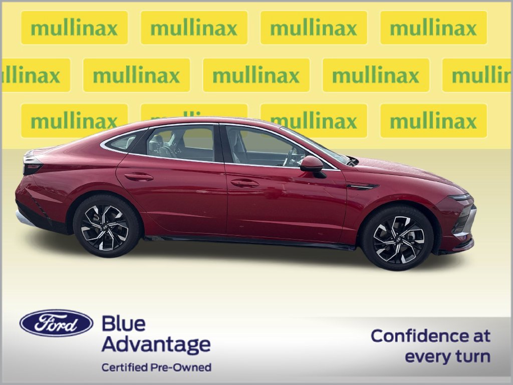 Used 2025 Hyundai Sonata SEL FWD image 2