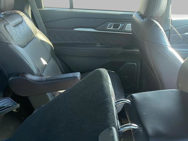 Certified 2025 Ford Explorer Platinum w/ LUX Leather Package image 15
