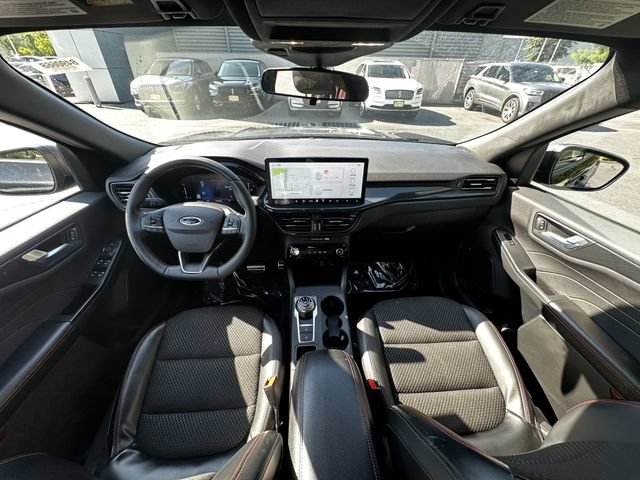 Certified 2024 Ford Escape ST-Line w/ Tech Pack #1 AWD/4WD image 16