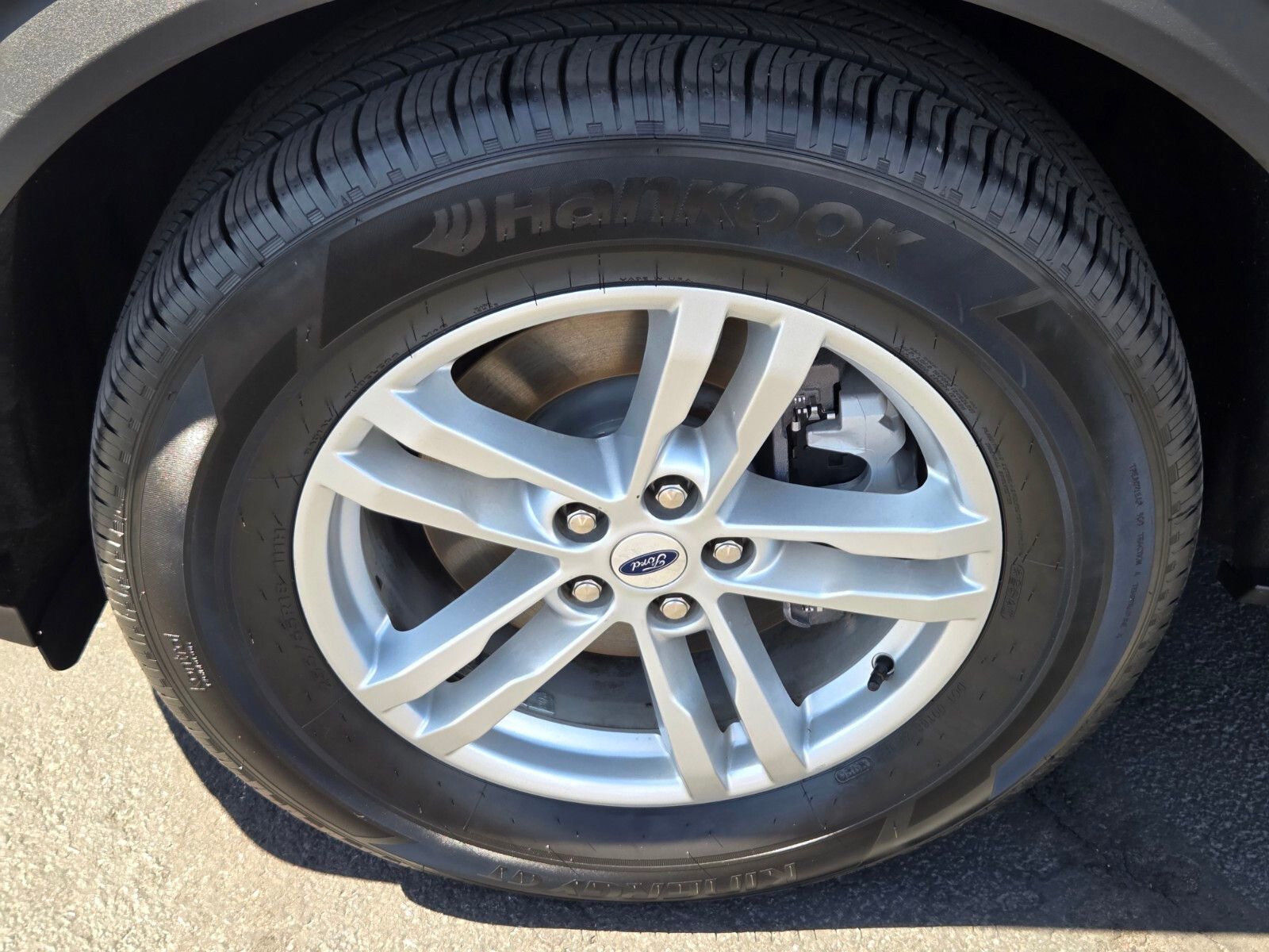 Certified 2023 Ford Explorer XLT w/ Equipment Group 202A RWD image 9