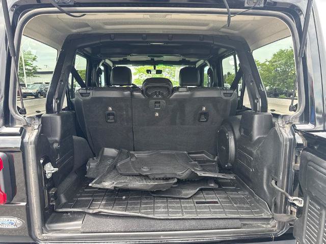 Used 2018 Jeep Wrangler Unlimited Sahara w/ Uconnect 4C Nav & Sound Group AWD/4WD image 7