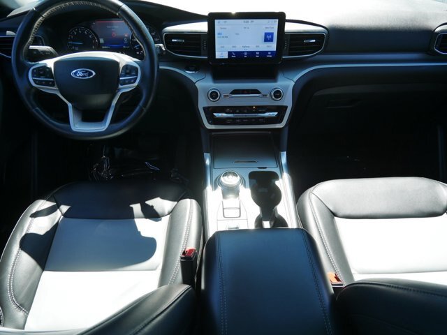Certified 2022 Ford Explorer XLT w/ Equipment Group 202A AWD/4WD image 17