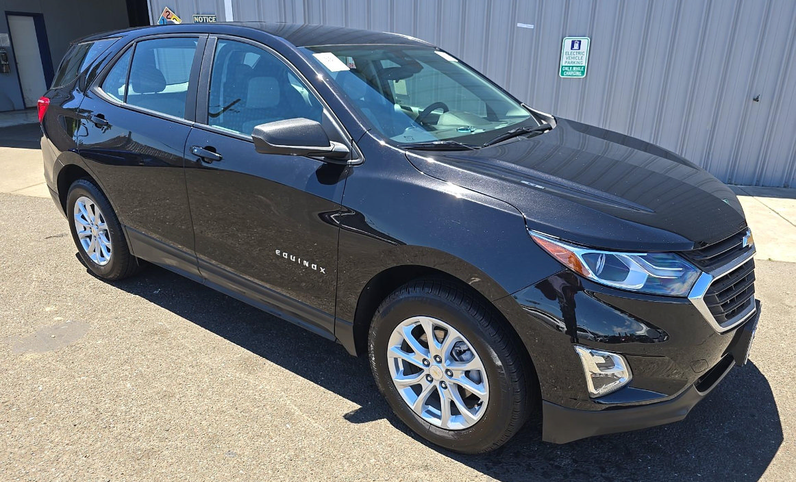 Used 2021 Chevrolet Equinox LS AWD/4WD image 2