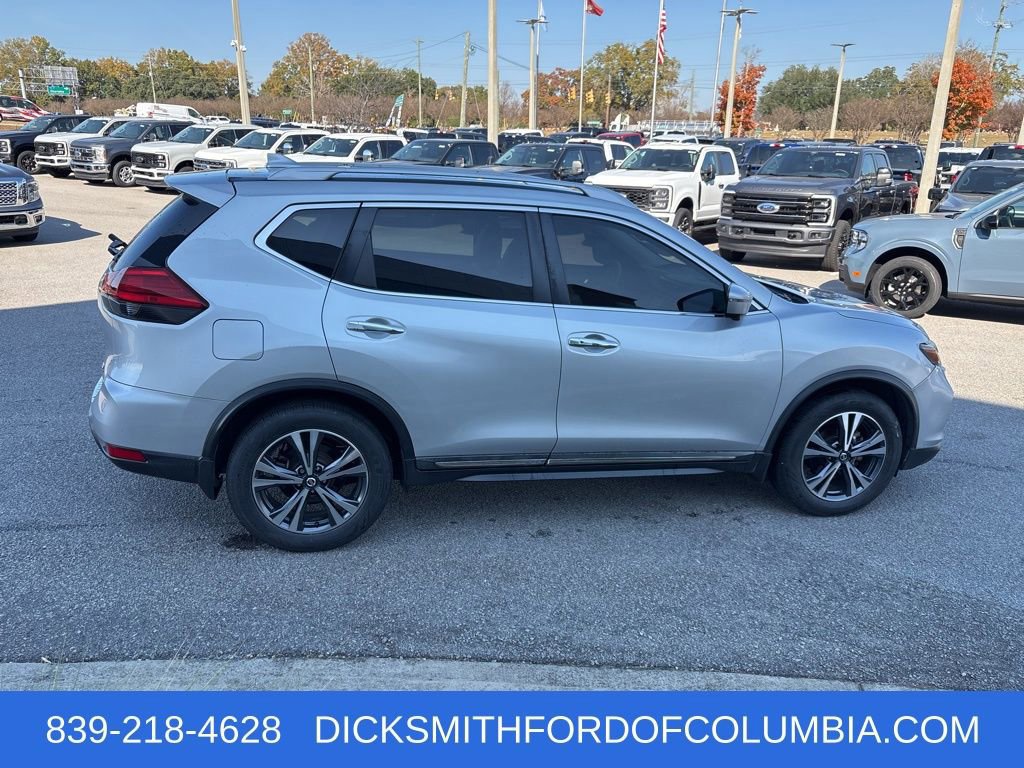 Used 2017 Nissan Rogue SL w/ SL Premium Package image 4