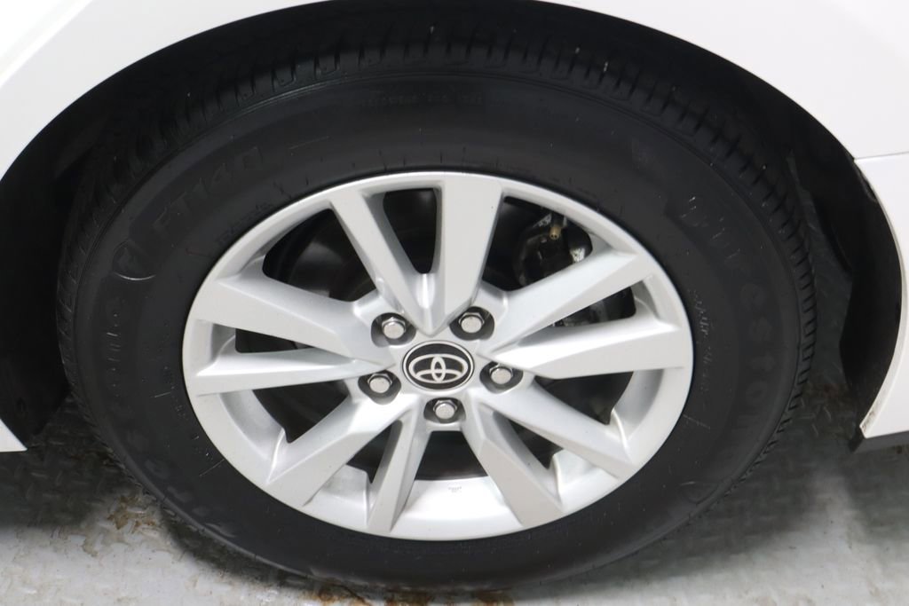 Used 2025 Toyota Camry LE FWD image 19