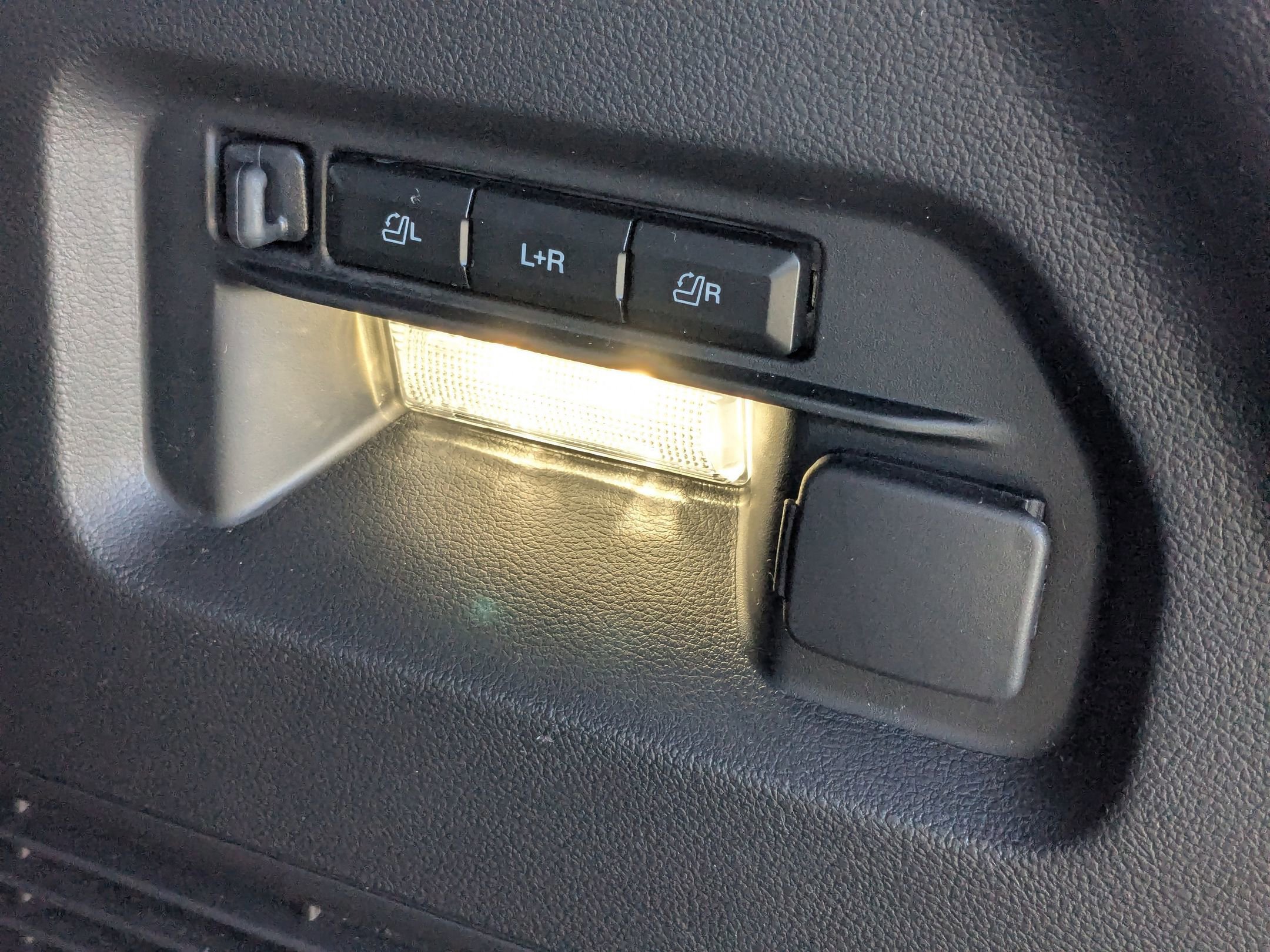 Certified 2025 Ford Explorer ST image 39