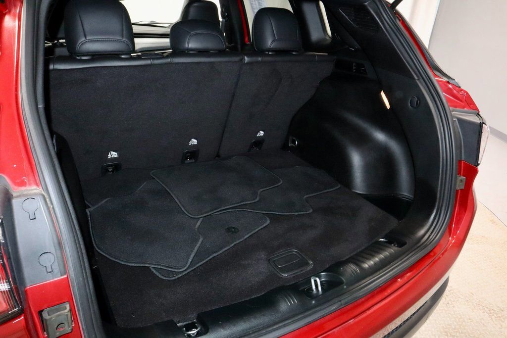 Used 2025 Jeep Compass Latitude image 13