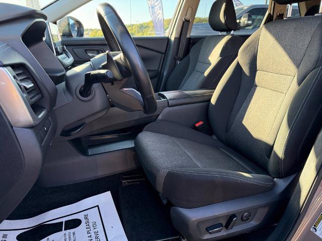 Used 2025 Nissan Rogue SV FWD image 19