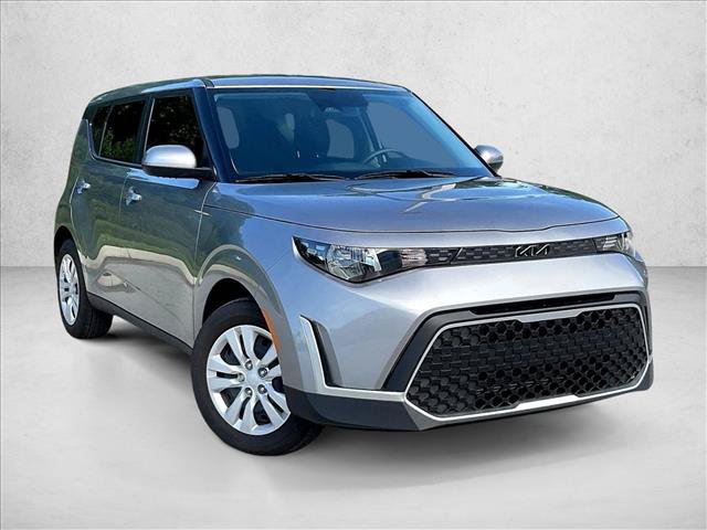 Used 2025 Kia Soul LX FWD image 11