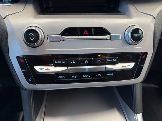 Certified 2023 Ford Explorer XLT w/ Equipment Group 202A image 25