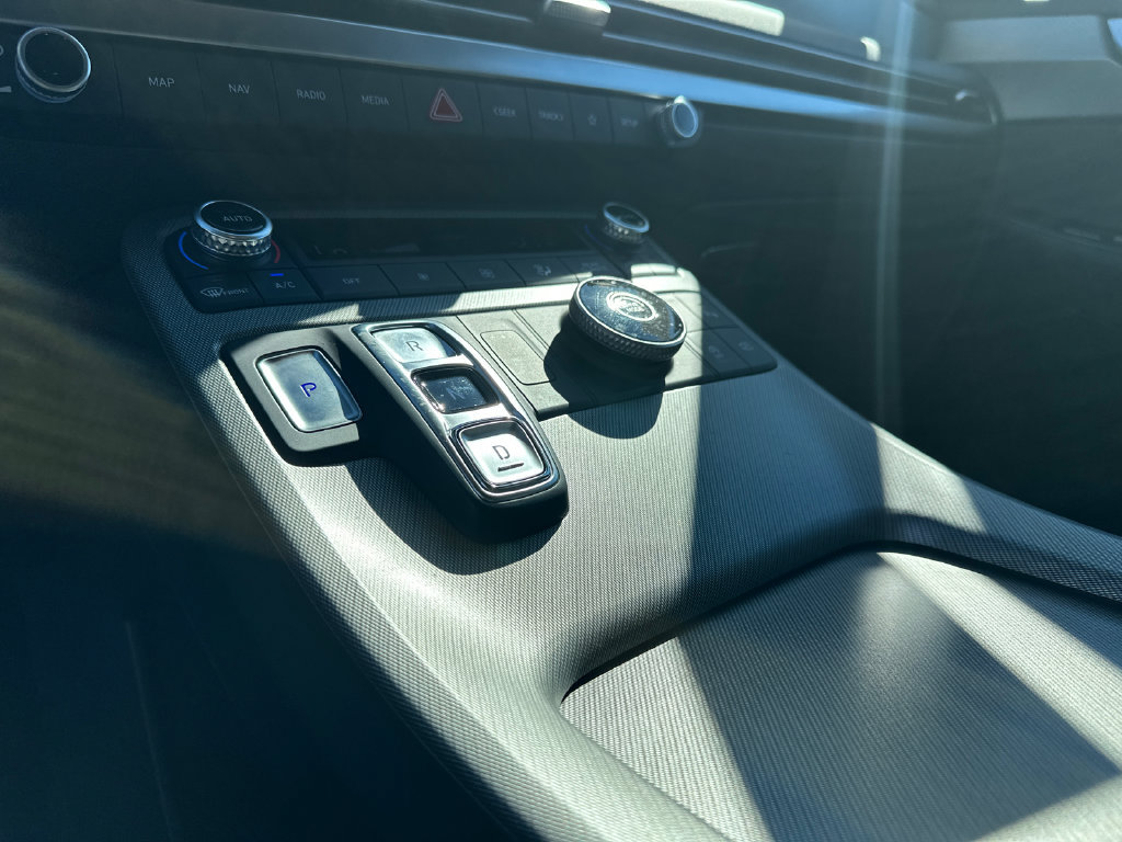 Used 2025 Hyundai Palisade SE FWD image 30
