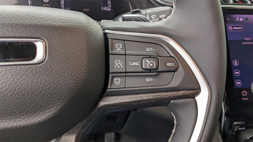 Used 2025 Jeep Grand Cherokee L Limited image 33