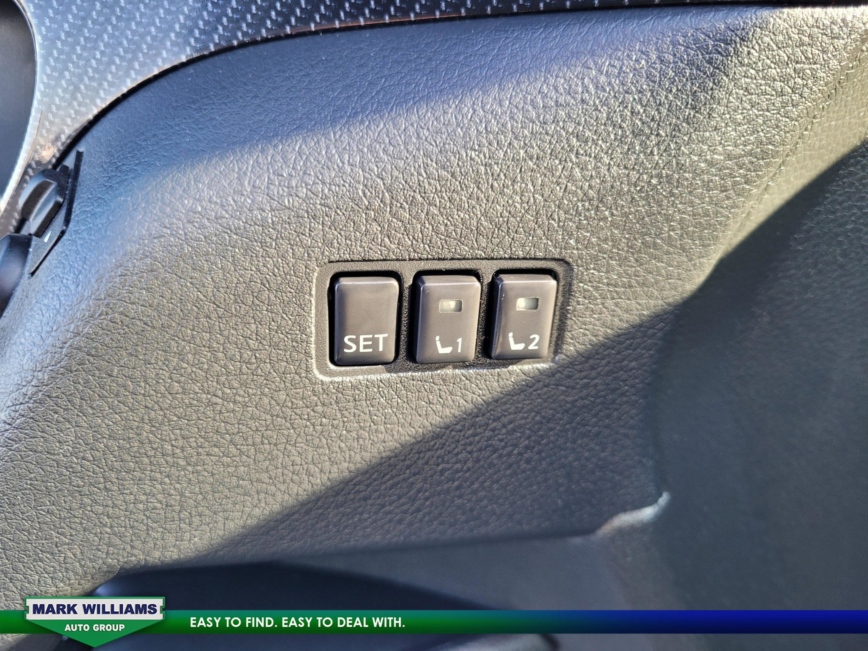 Used 2019 Nissan Rogue SL w/ Premium Package image 30