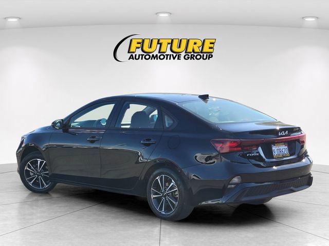 Used 2023 Kia Forte LXS w/ LXS Technology Package FWD image 3