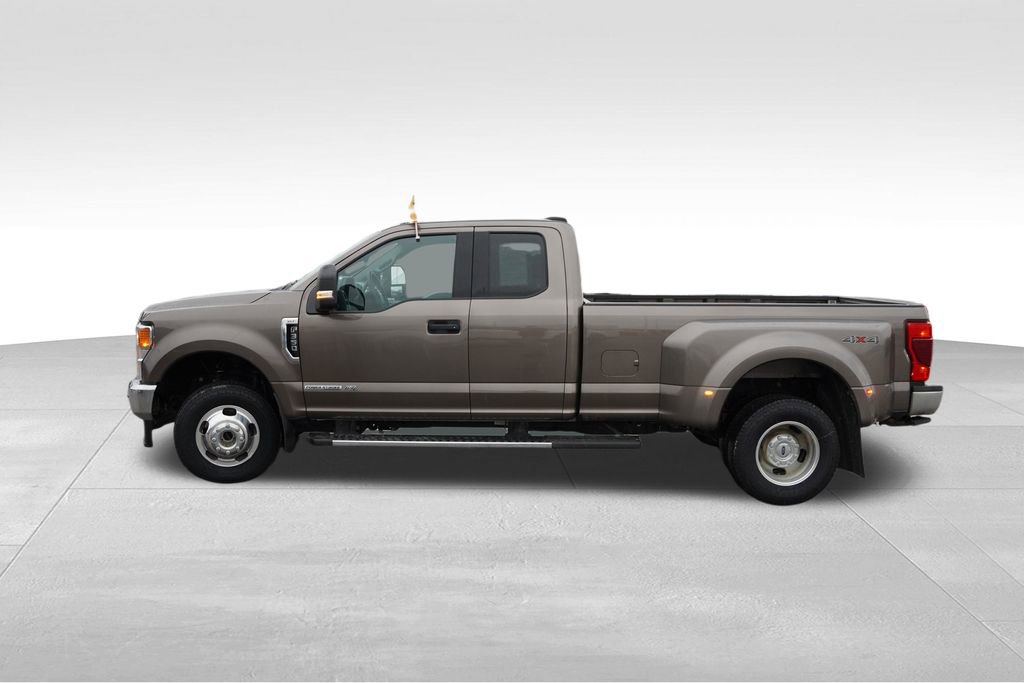 Certified 2022 Ford F350 XLT image 9