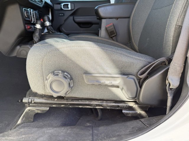 Used 2024 Jeep Wrangler Willys image 9
