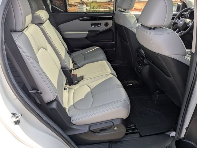 Used 2024 Honda Pilot Touring image 28