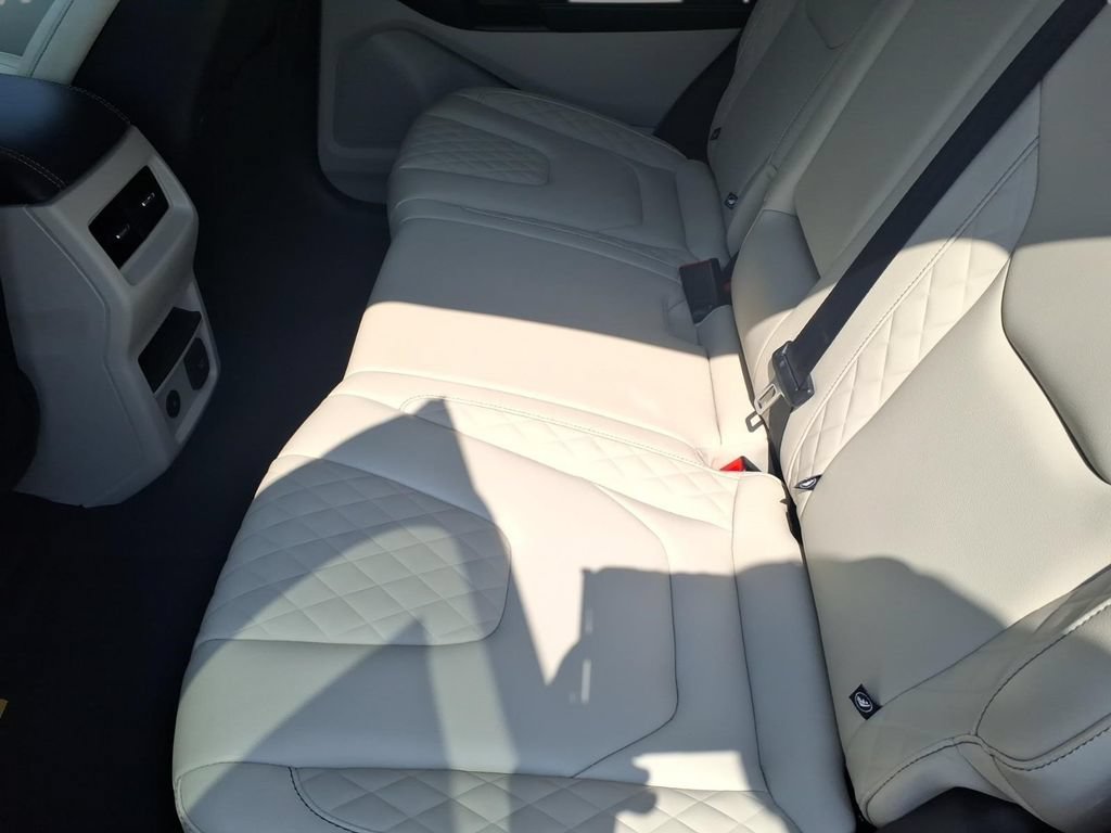 Certified 2023 Ford Edge Titanium AWD/4WD image 13