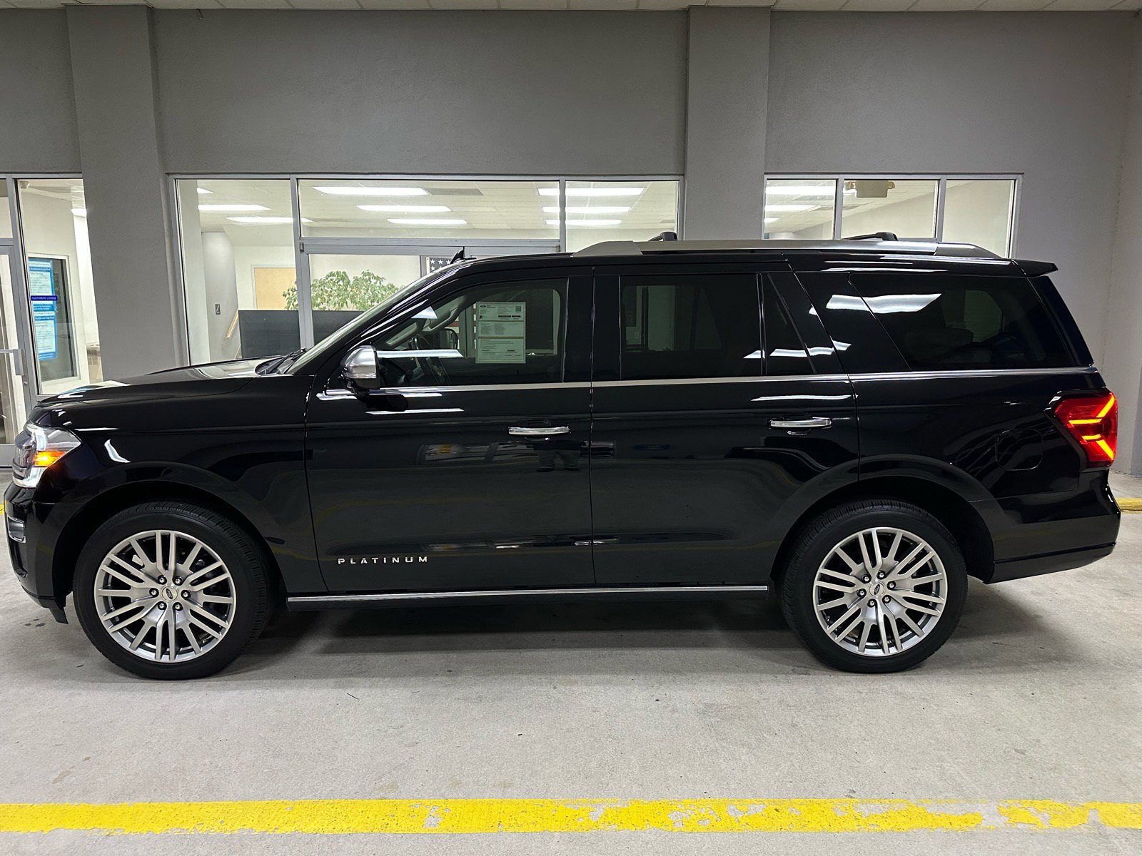 Certified 2023 Ford Expedition Platinum image 2