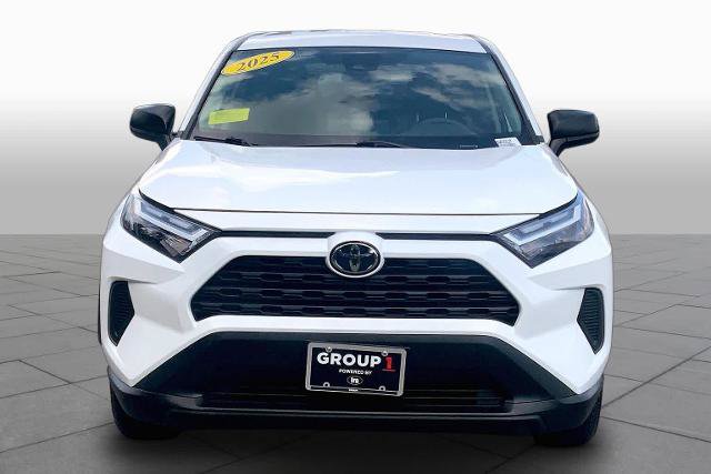 Used 2025 Toyota RAV4 LE AWD/4WD image 4