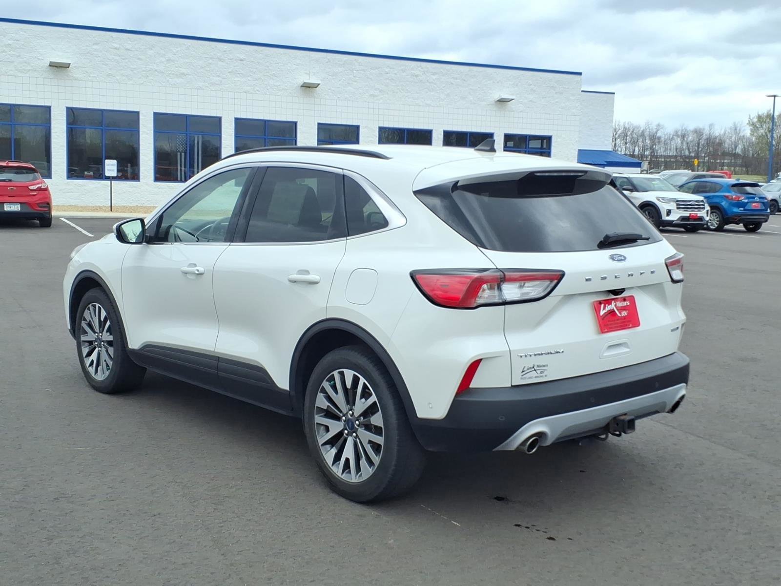 Certified 2020 Ford Escape Titanium AWD/4WD image 3