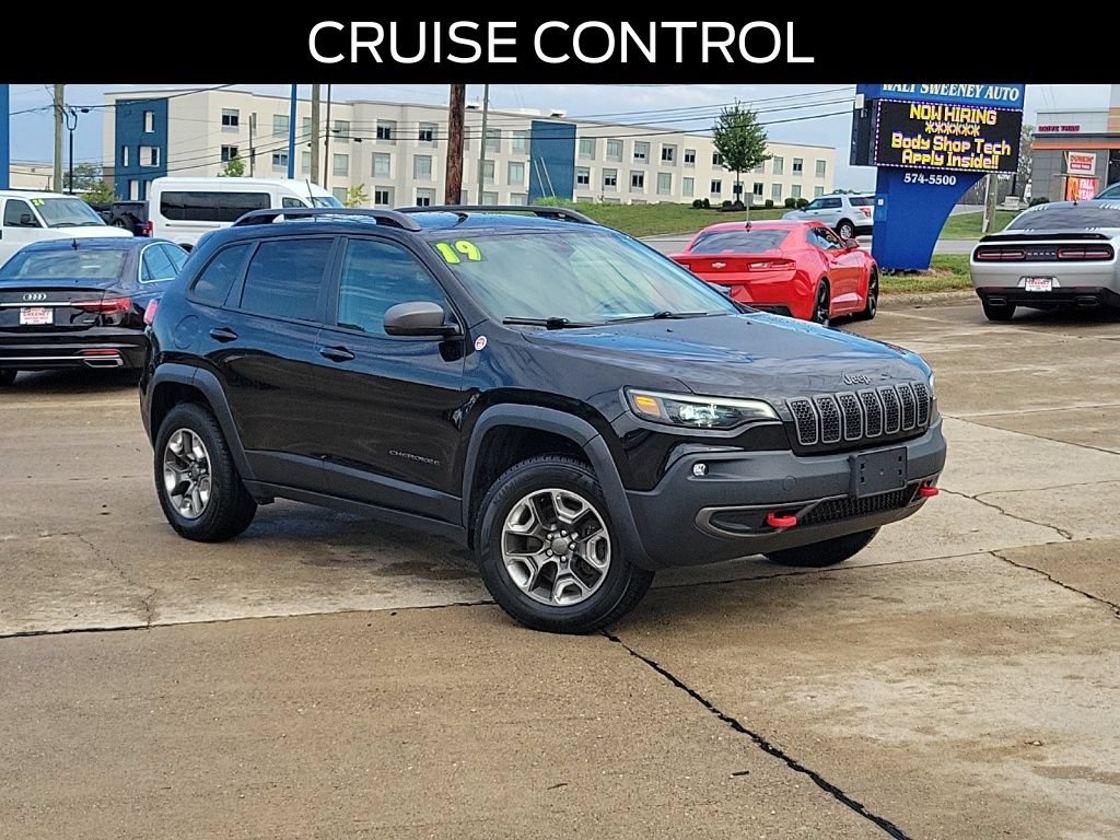 Used 2019 Jeep Cherokee Trailhawk w/ Comfort/Convenience Group AWD/4WD image 33