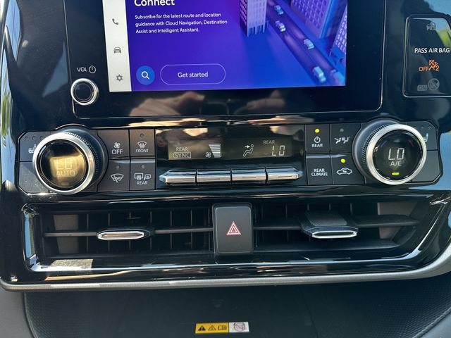 Used 2023 Toyota Highlander XLE AWD/4WD image 23