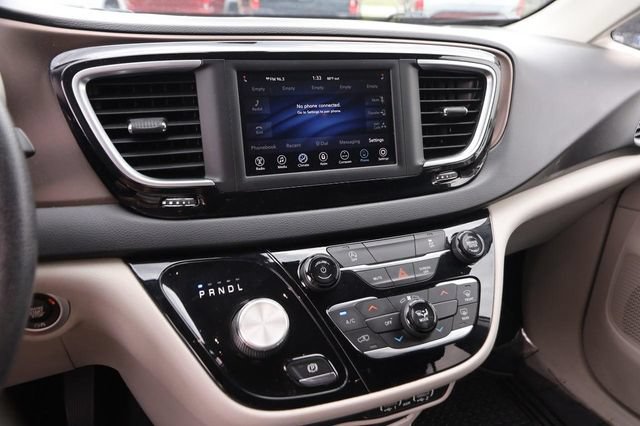 Used 2021 Chrysler Voyager Lxi FWD image 17