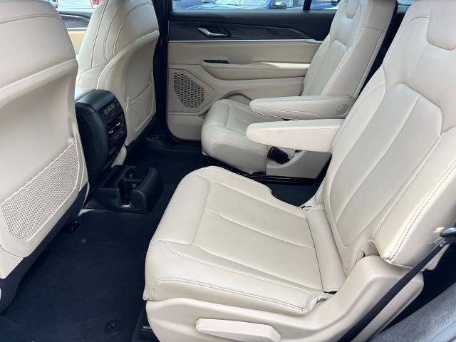 Used 2024 Jeep Grand Cherokee L Limited AWD/4WD image 22