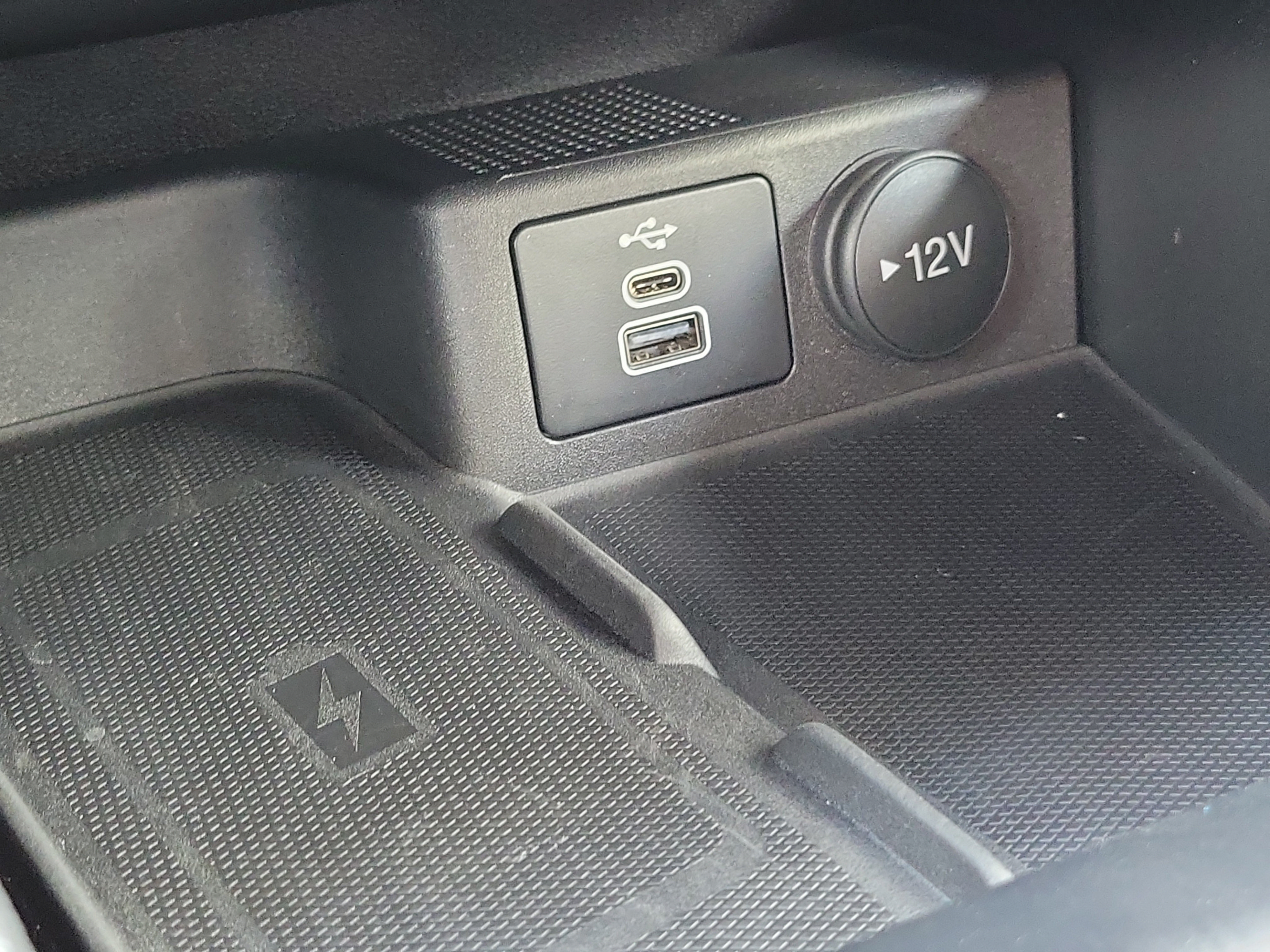 Certified 2025 Ford Escape Platinum AWD/4WD image 27