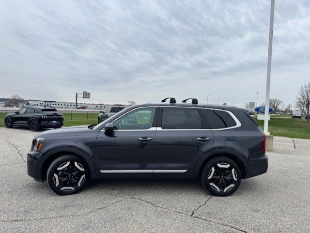 Used 2025 Kia Telluride S AWD/4WD image 6