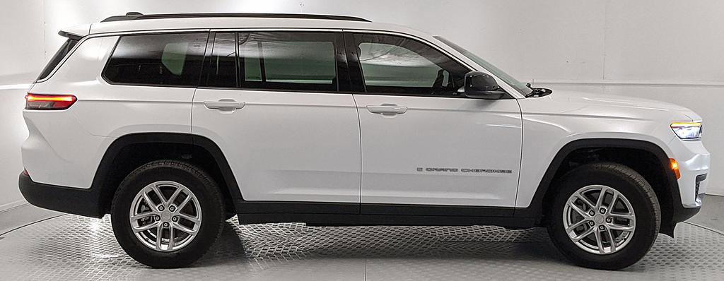 Used 2025 Jeep Grand Cherokee L Laredo w/ Trailer Tow Package AWD/4WD image 2