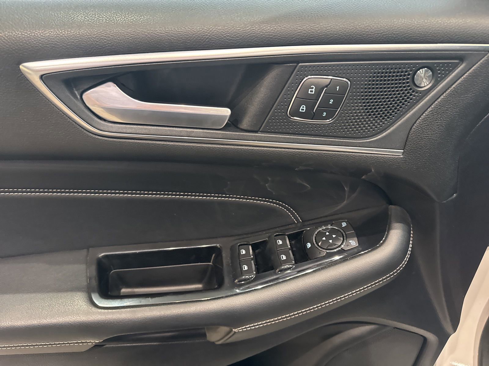 Certified 2019 Ford Edge Titanium w/ Cold Weather Package image 26