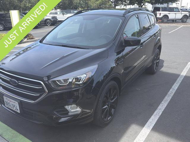 Certified 2019 Ford Escape SE FWD image 1