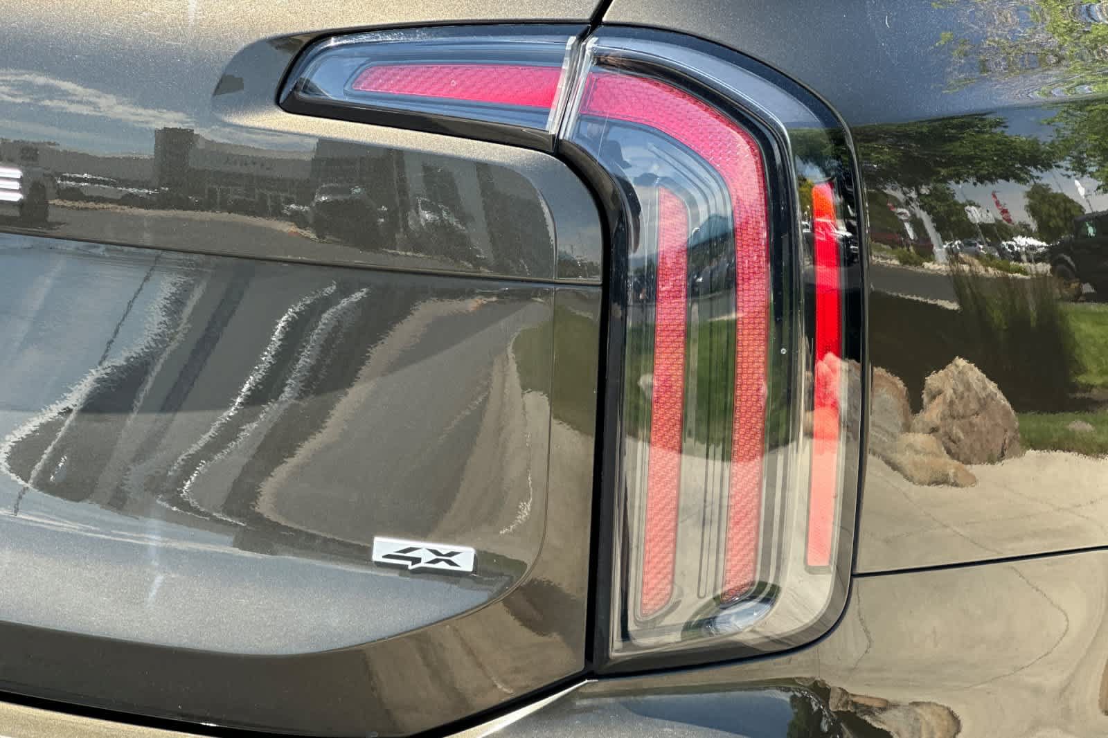 Used 2023 Kia Telluride SX Prestige AWD/4WD image 29