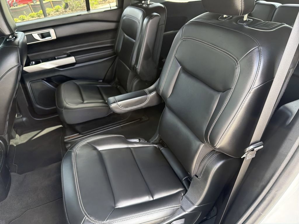 Certified 2022 Ford Explorer XLT w/ Equipment Group 202A image 17