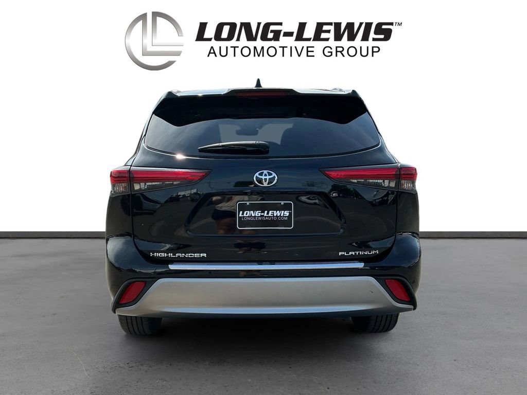 Used 2021 Toyota Highlander Platinum FWD image 5