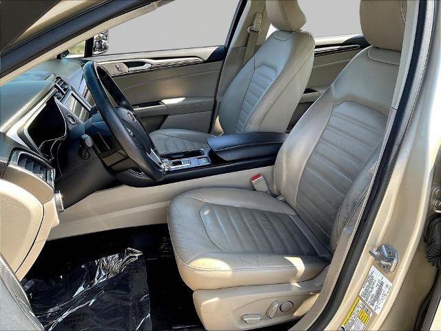Certified 2017 Ford Fusion SE w/ Fusion SE Technology Package FWD image 21