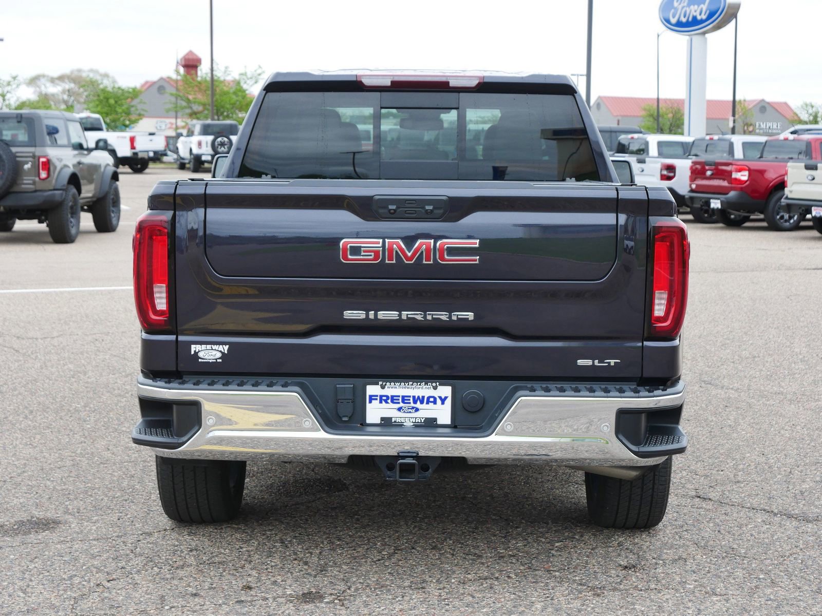 Used 2022 GMC Sierra 1500 SLT w/ SLT Premium Plus Package AWD/4WD image 5