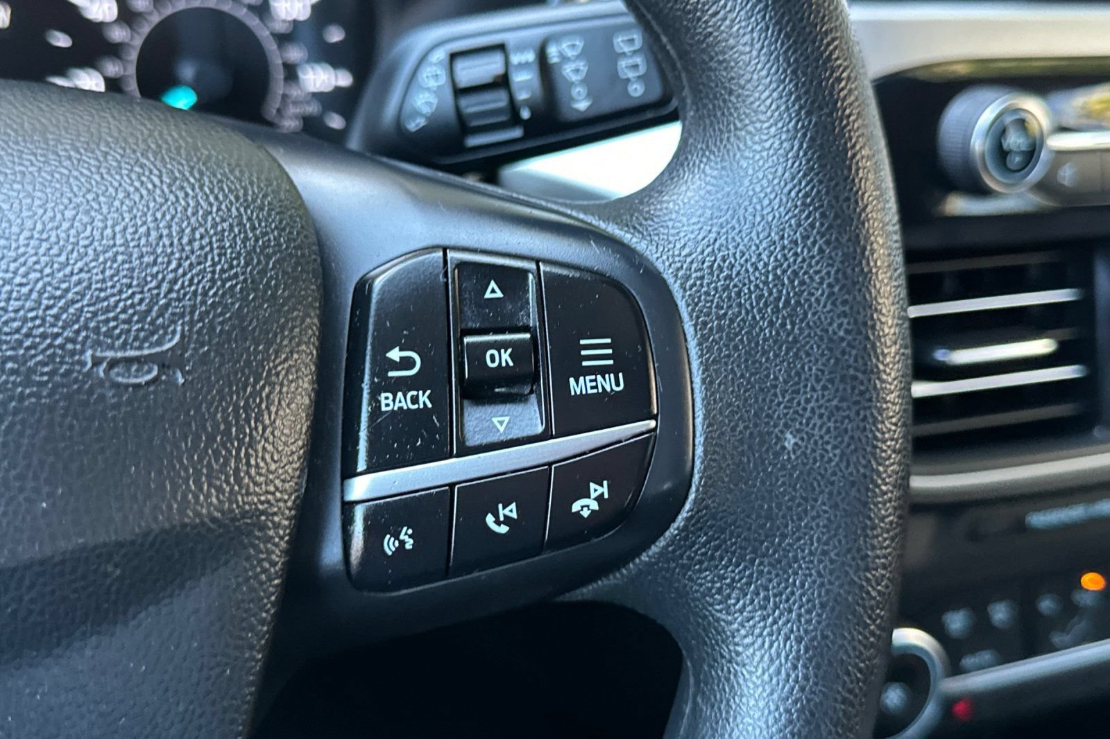 Certified 2020 Ford Escape SE AWD/4WD image 37