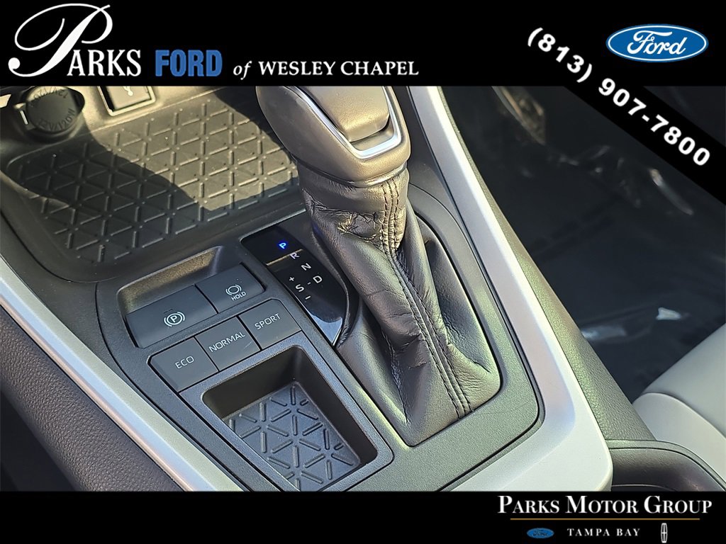 Used 2020 Toyota RAV4 XLE Premium image 26