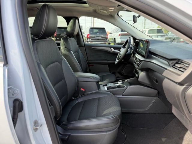 Certified 2026 Ford Escape SE w/ Class II Trailer Tow Package FWD image 21