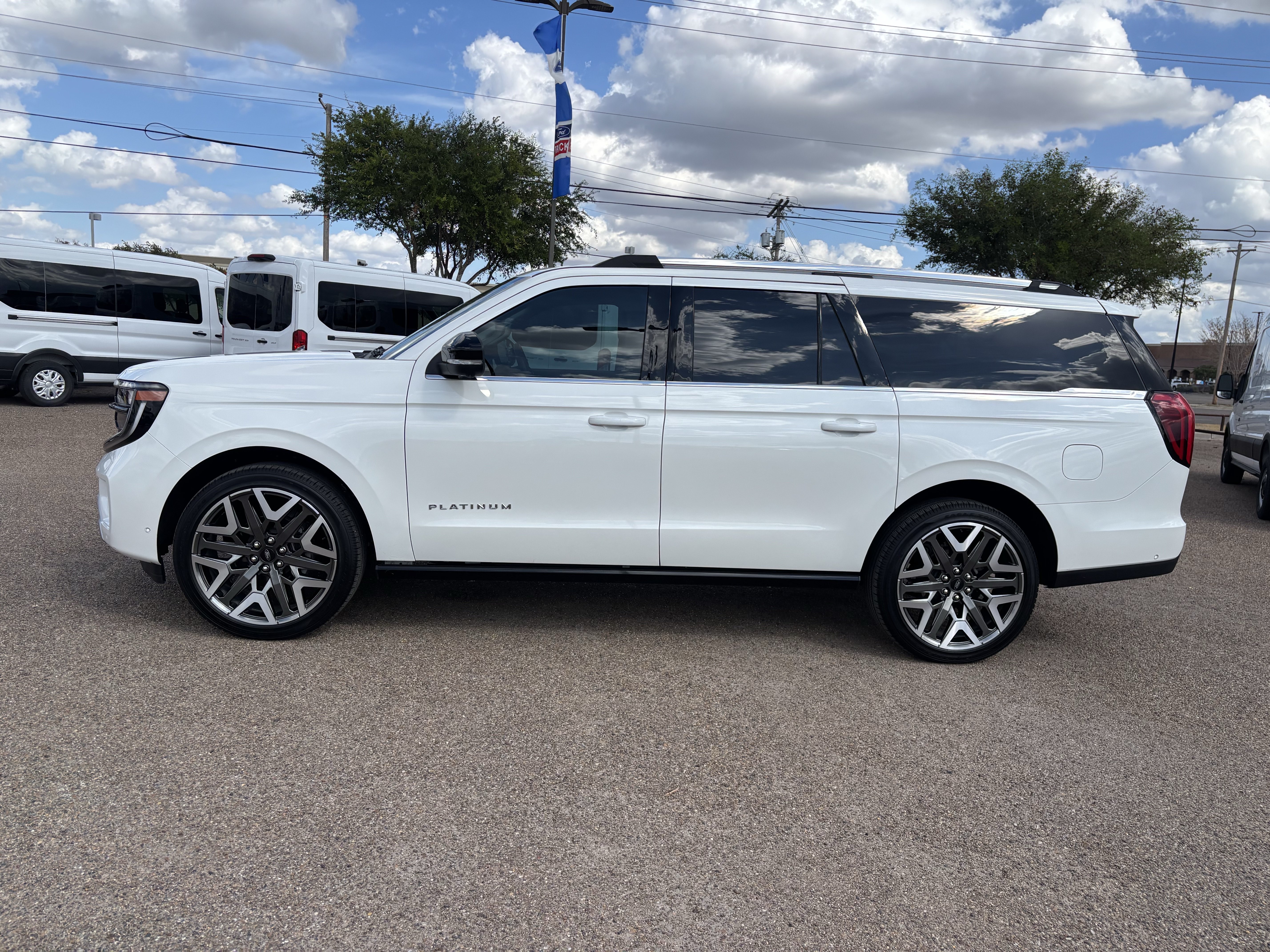 Certified 2025 Ford Expedition Max Platinum w/ Platinum Ultimate Package AWD/4WD image 2