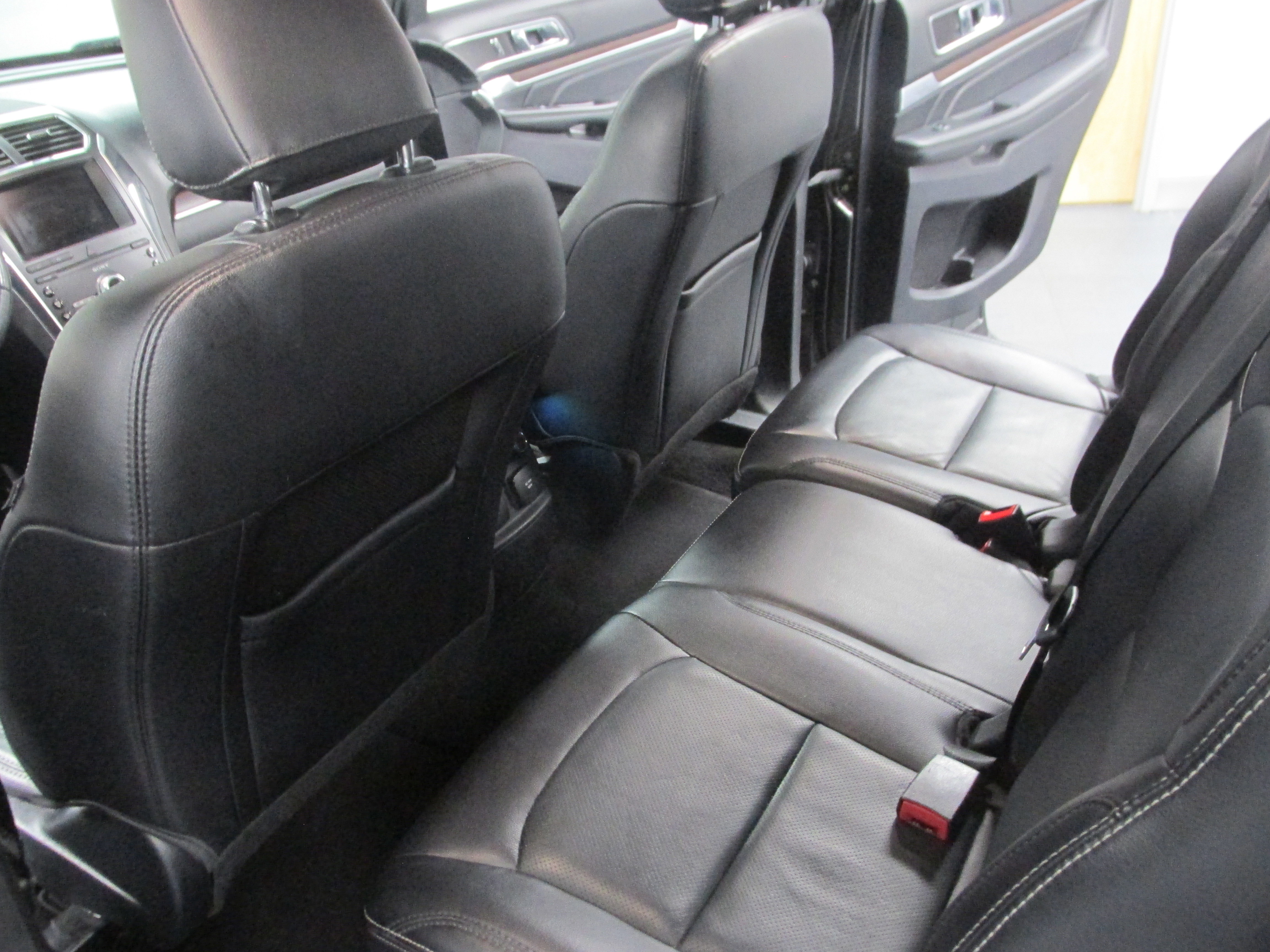 Certified 2019 Ford Explorer Limited w/ Class III Trailer Tow Package image 31