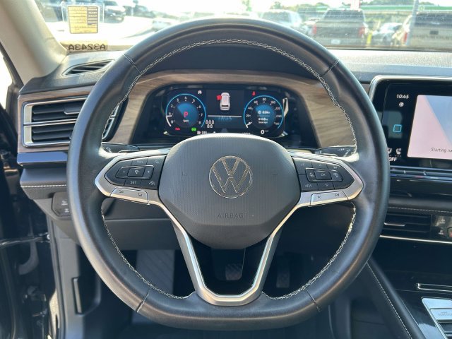 Used 2025 Volkswagen Atlas SE FWD image 18