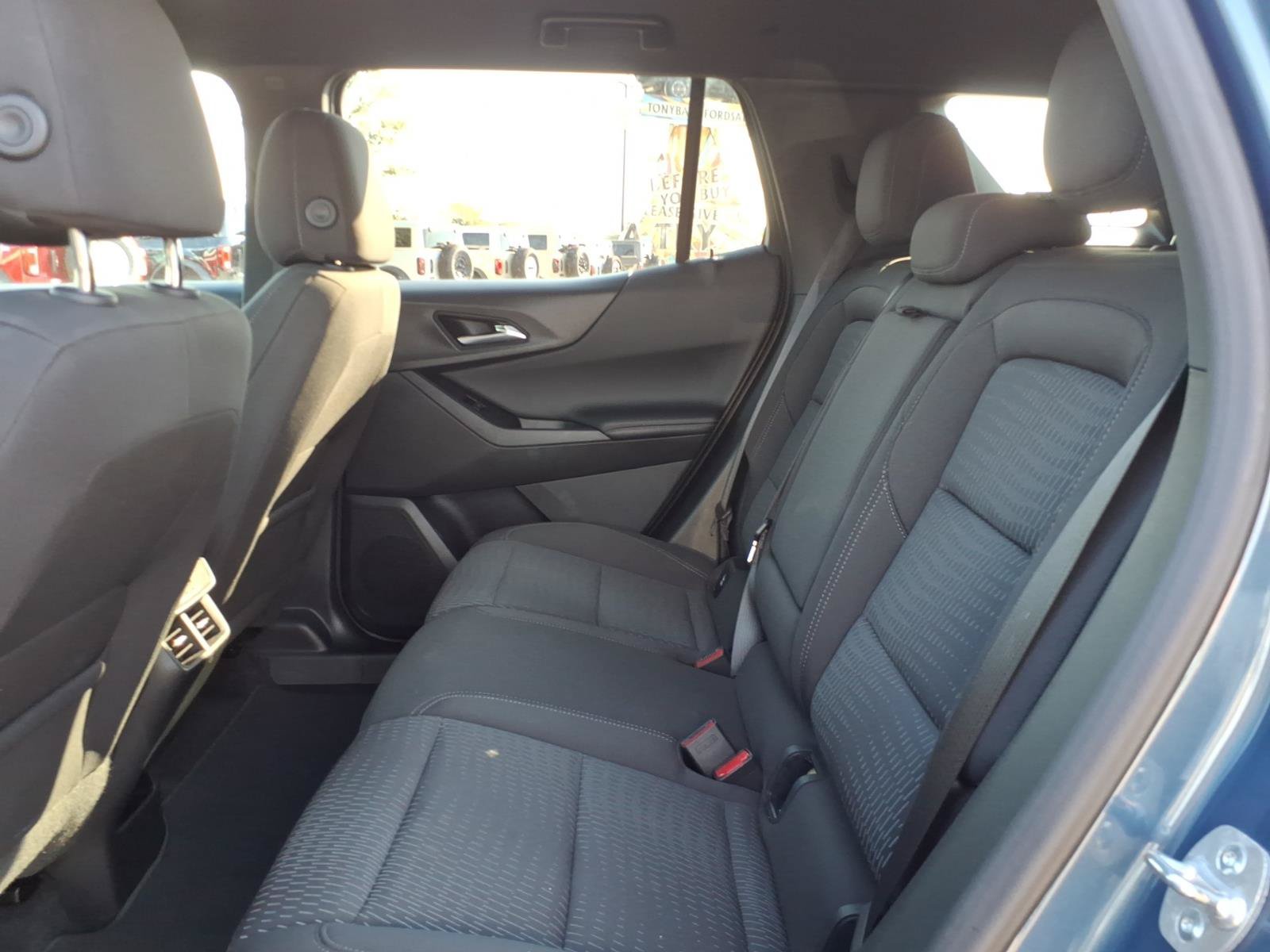 Used 2026 Chevrolet Equinox LT AWD/4WD image 12