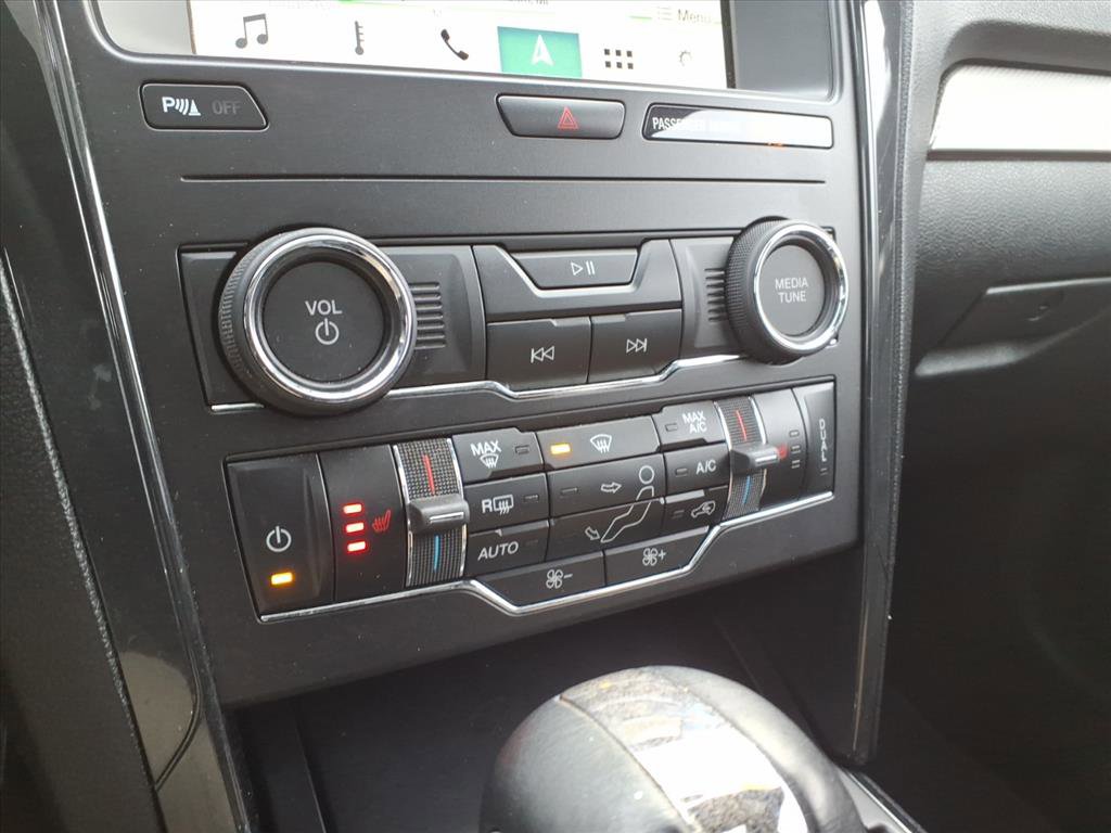 Certified 2019 Ford Explorer XLT w/ Equipment Group 202A image 25